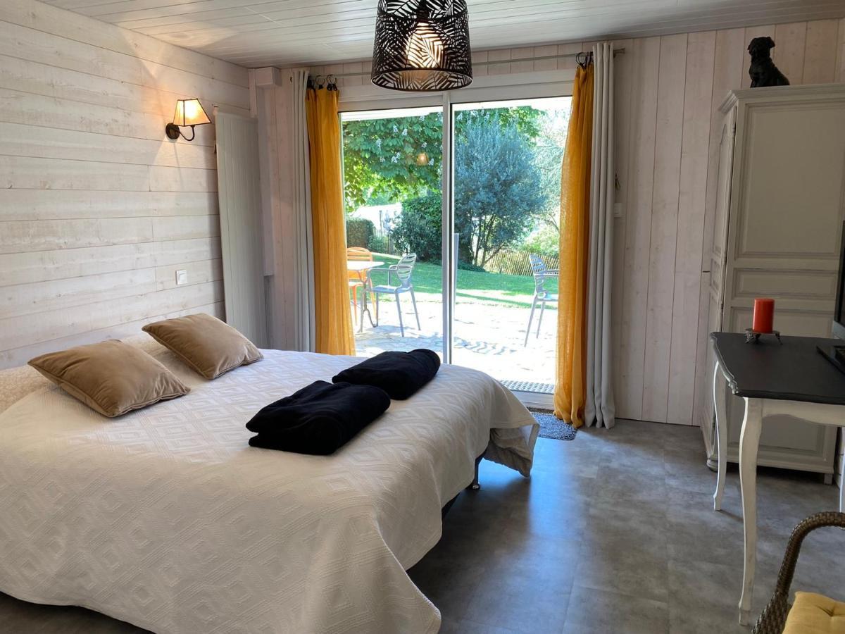 De La Roulliere Apartment Le Longeron