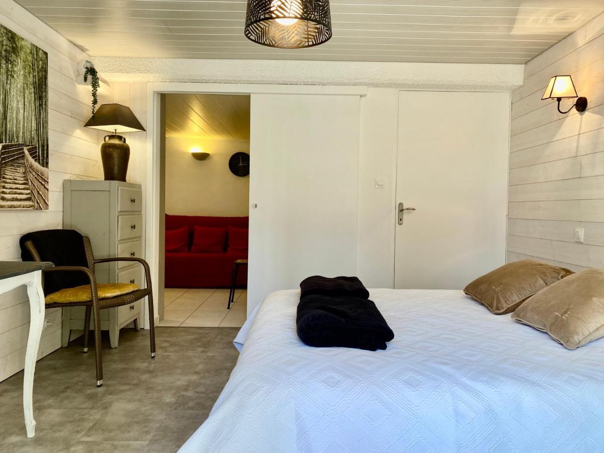 De La Roulliere Apartment